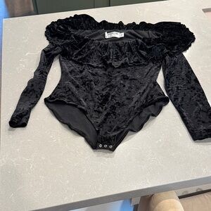 Vintage Chic Black Velvet Off-Shoulder Bodysuit